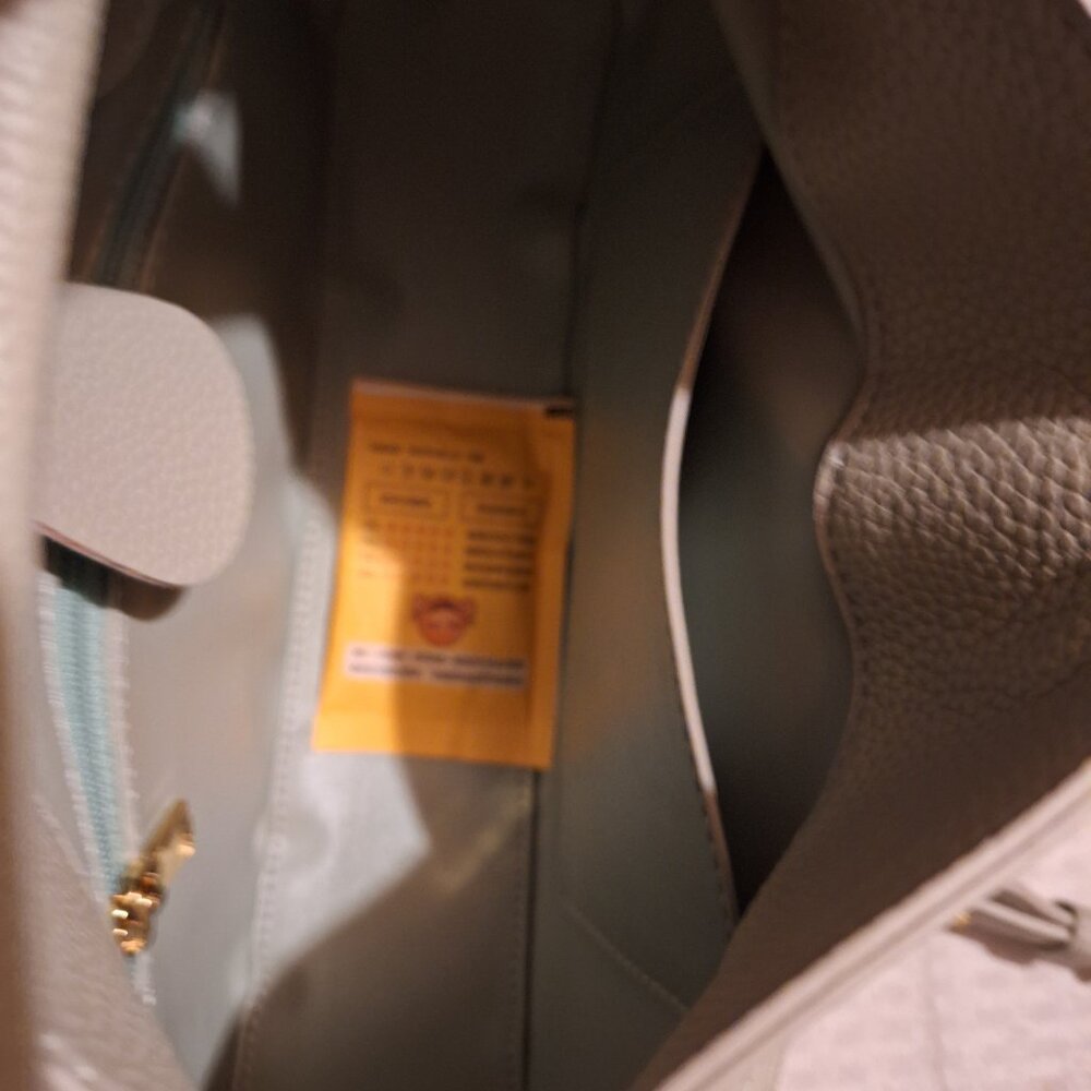 AMAZON HAND BAG.NEW. - Picture 2 of 3